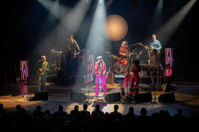 Stef Kamil Carlens & The Swoon @ De Roma, picture 17, photographed by Bart Janssens - FrontView Magazine
