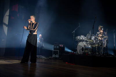 Elders @ De Roma, picture 11, photographed by dirk janssens - FrontView Magazine
