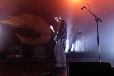 Royel Otis @ Trix, picture 8, photographed by David Johnson - FrontView Magazine