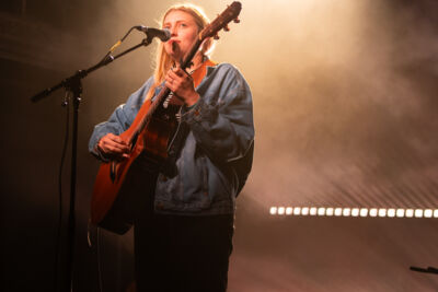 Andrea Von Kampen @ Tough Enough Botanique, picture 1, photographed by Koen Marcoen - FrontView Magazine