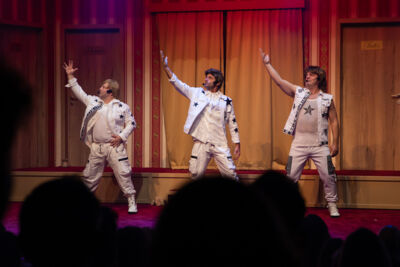 Première Christmas Comeback @ Fakkeltheater - Rode Zaal, foto 25, foto's door Goele Bormans - FrontView Magazine