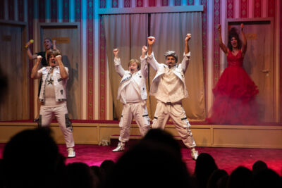 Première Christmas Comeback @ Fakkeltheater - Rode Zaal, foto 33, foto's door Goele Bormans - FrontView Magazine