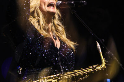 Candy Dulfer - We funk harder @ Poppodium 013, foto 1, foto's door Kitty van de Waart - FrontView Magazine