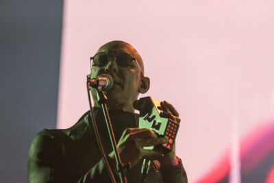 Neon electronics @ Vooruit, picture 3, photographed by Bart Janssens - FrontView Magazine