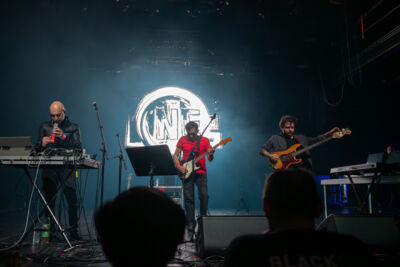 Neon electronics @ Vooruit, picture 4, photographed by Bart Janssens - FrontView Magazine