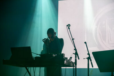 Neon electronics @ Vooruit, picture 5, photographed by Bart Janssens - FrontView Magazine