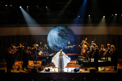 Karsu & Amsterdam Sinfonietta @ Muziekgebouw Eindhoven, foto 1, foto's door Kitty van de Waart - FrontView Magazine