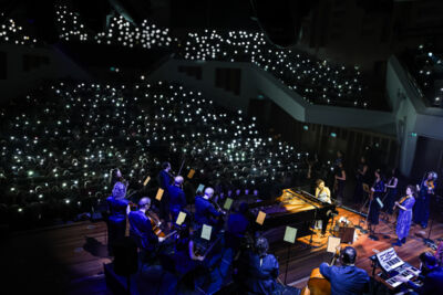 Karsu & Amsterdam Sinfonietta @ Muziekgebouw Eindhoven, foto 33, foto's door Kitty van de Waart - FrontView Magazine