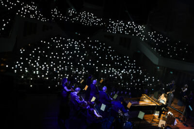 Karsu & Amsterdam Sinfonietta @ Muziekgebouw Eindhoven, foto 34, foto's door Kitty van de Waart - FrontView Magazine