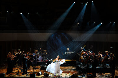 Karsu & Amsterdam Sinfonietta @ Muziekgebouw Eindhoven, foto 42, foto's door Kitty van de Waart - FrontView Magazine