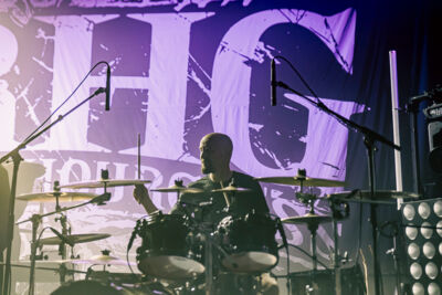 Bloudred Hourglass @ Trix, picture 8, photographed by Peter Smet - FrontView Magazine
