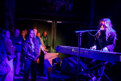 Alice Mae @ De Roma, picture 3, photographed by dirk janssens - FrontView Magazine
