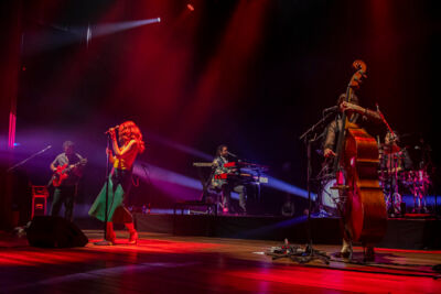 Lake Street Dive @ De Roma, picture 7, photographed by dirk janssens - FrontView Magazine