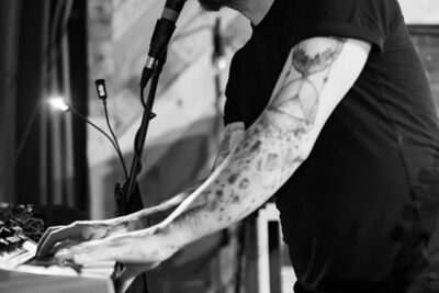 Coilguns @ La Source Beer Co, picture 5, photographed by Koen Marcoen - FrontView Magazine