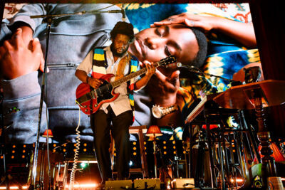 Michael Kiwanuka @ Vorst Nationaal, picture 11, photographed by Gert Daemen - FrontView Magazine