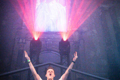 Nalu Netsky Party @ zaal Athena, picture 1, photographed by Gert Daemen - FrontView Magazine