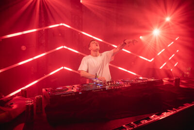 Nalu Netsky Party @ zaal Athena, picture 2, photographed by Gert Daemen - FrontView Magazine