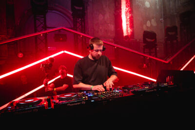 Nalu Netsky Party @ zaal Athena, picture 12, photographed by Gert Daemen - FrontView Magazine