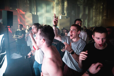 Nalu Netsky Party @ zaal Athena, picture 13, photographed by Gert Daemen - FrontView Magazine
