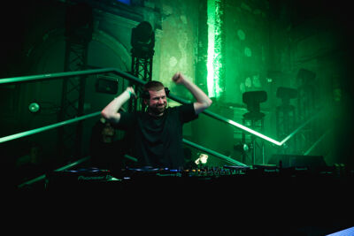 Nalu Netsky Party @ zaal Athena, picture 16, photographed by Gert Daemen - FrontView Magazine