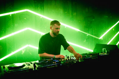 Nalu Netsky Party @ zaal Athena, picture 20, photographed by Gert Daemen - FrontView Magazine