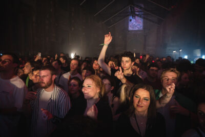 Nalu Netsky Party @ zaal Athena, picture 27, photographed by Gert Daemen - FrontView Magazine