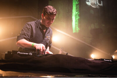 Nalu Netsky Party @ zaal Athena, picture 31, photographed by Gert Daemen - FrontView Magazine