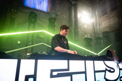 Nalu Netsky Party @ zaal Athena, picture 32, photographed by Gert Daemen - FrontView Magazine
