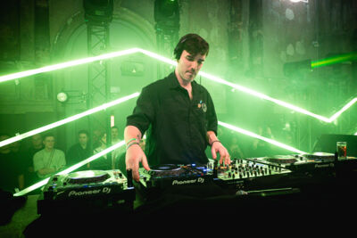 Nalu Netsky Party @ zaal Athena, picture 39, photographed by Gert Daemen - FrontView Magazine