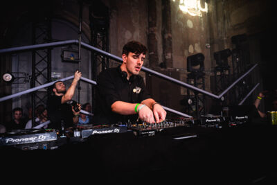 Nalu Netsky Party @ zaal Athena, picture 40, photographed by Gert Daemen - FrontView Magazine