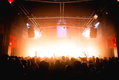 Nalu Netsky Party @ zaal Athena, picture 45, photographed by Gert Daemen - FrontView Magazine