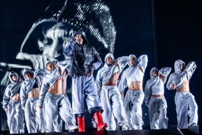 Oscar and the Wolf @ Sportpaleis, picture 7, photographed by Dorien Goetschalckx - FrontView Magazine