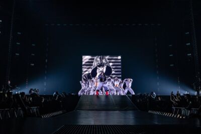 Oscar and the Wolf @ Sportpaleis, picture 14, photographed by Dorien Goetschalckx - FrontView Magazine