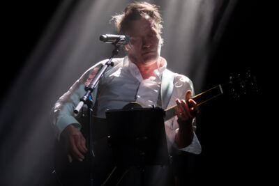 Daan @ vooruit, picture 22, photographed by Jurgen Van De Maele - FrontView Magazine