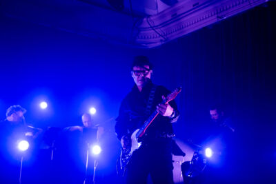 Hooverphonic @ De Casino, picture 1, photographed by Bart Janssens - FrontView Magazine
