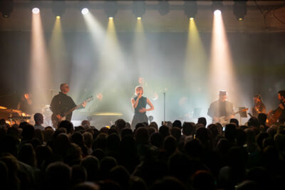 Hooverphonic @ De Casino, picture 6, photographed by Bart Janssens - FrontView Magazine