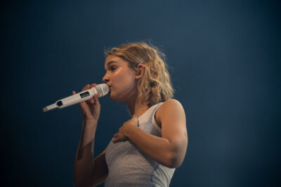 Pommelien Thijs @ 013, foto 1, foto's door Gert Daemen - FrontView Magazine