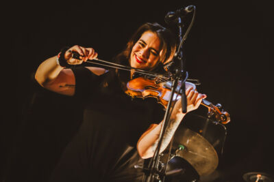 Anneke van Giersbergen en band Anneke van Giersbergen @ Poppodium Gebouw T, foto 8, foto's door Kitty van de Waart - FrontView Magazine