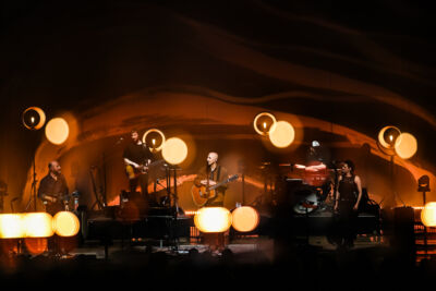 Milow Boy Made Out Of Stars @ De Roma, picture 15, photographed by Marc Verdonck - FrontView Magazine