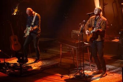 Milow Boy Made Out Of Stars @ De Roma, picture 20, photographed by Marc Verdonck - FrontView Magazine