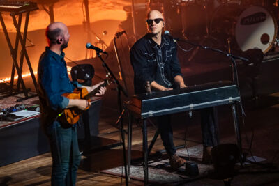 Milow Boy Made Out Of Stars @ De Roma, picture 27, photographed by Marc Verdonck - FrontView Magazine