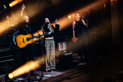 Milow Boy Made Out Of Stars @ De Roma, picture 30, photographed by Marc Verdonck - FrontView Magazine