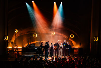 Milow Boy Made Out Of Stars @ De Roma, picture 34, photographed by Marc Verdonck - FrontView Magazine