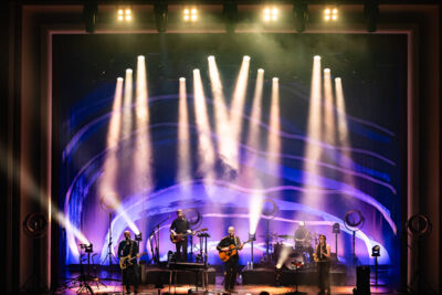 Milow Boy Made Out Of Stars @ De Roma, picture 36, photographed by Marc Verdonck - FrontView Magazine