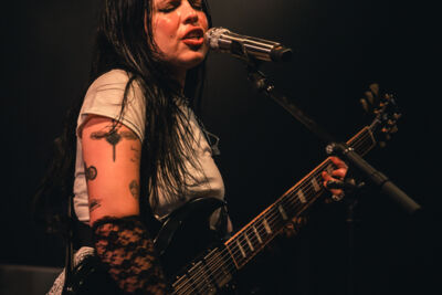 Kelsy Karter and The Heroines @ Kavka Oudaan, picture 12, photographed by Jelle Meersschaut - FrontView Magazine
