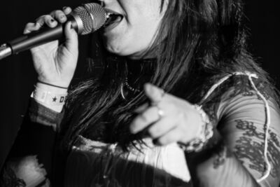 Vona Vella @ De Casino, picture 2, photographed by Bart Janssens - FrontView Magazine