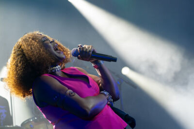 Justina Lee Brown @ Roots & Roses Festival, picture 8, photographed by Koen Marcoen - FrontView Magazine