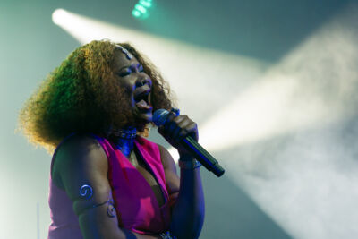 Justina Lee Brown @ Roots & Roses Festival, picture 16, photographed by Koen Marcoen - FrontView Magazine