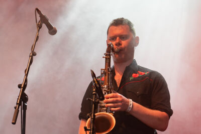 Rob Heron & The Tea Pad Orchestra @ Roots & Roses Festival, picture 3, photographed by Koen Marcoen - FrontView Magazine