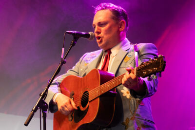 Rob Heron & The Tea Pad Orchestra @ Roots & Roses Festival, picture 9, photographed by Koen Marcoen - FrontView Magazine